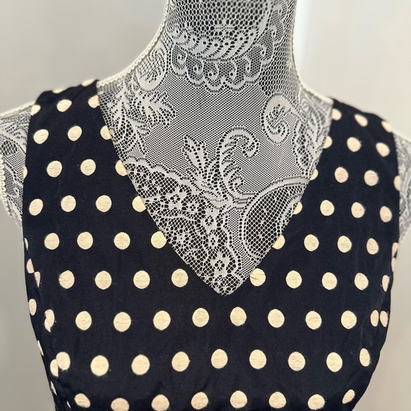 Ann Taylor Women Petite Sz:4 Black/ Cream Embroidered polka dot Sleeveless Dress - Picture 9 of 12